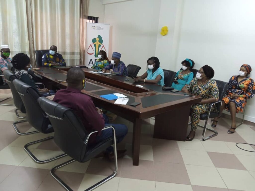 Séance de travail au siège de l'Agence Pénitentiaire du Bénin
